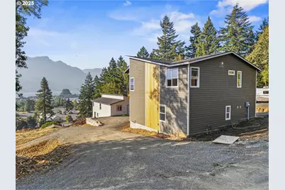 79 NW Lasher St, Stevenson, WA 98648 - Photo 29