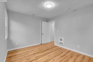 8730 NE Davis St, Portland, OR 97220 - Photo 21