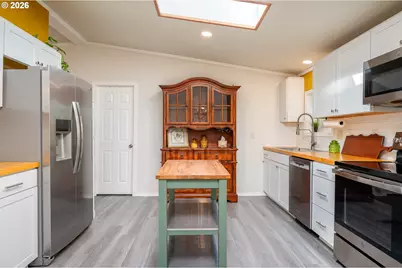 422 SW Juniper Rd, Estacada, OR 97023 - Photo 7