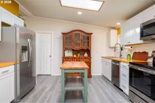 422 SW Juniper Rd, Estacada, OR 97023 - Photo 7