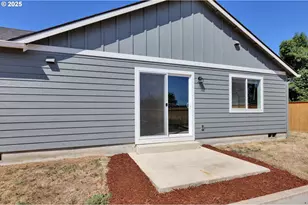 463 35th St, Springfield, OR 97478 - Photo 35