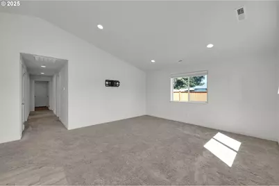 463 35th St, Springfield, OR 97478 - Photo 7