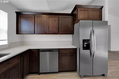 463 35th St, Springfield, OR 97478 - Photo 17