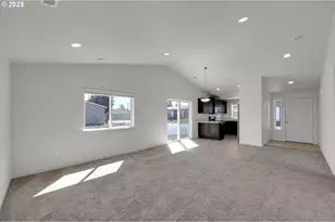 463 35th St, Springfield, OR 97478 - Photo 9