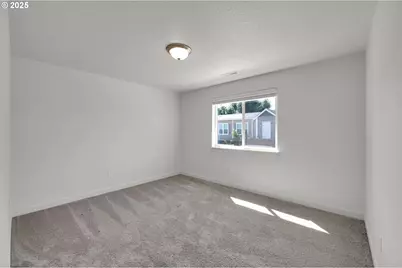 463 35th St, Springfield, OR 97478 - Photo 21