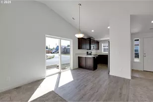 463 35th St, Springfield, OR 97478 - Photo 11