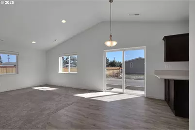 463 35th St, Springfield, OR 97478 - Photo 13