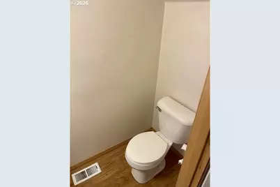 880 SE 193rd Ave, Portland, OR 97233 - Photo 9