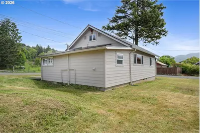207 2nd St, Garibaldi, OR 97118 - Photo 15