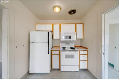 207 2nd St, Garibaldi, OR 97118 - Photo 5