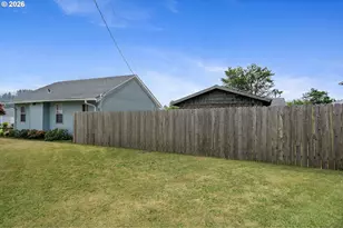 207 2nd St, Garibaldi, OR 97118 - Photo 17