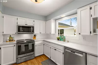 13705 NW Pettygrove St, Portland, OR 97229 - Photo 11