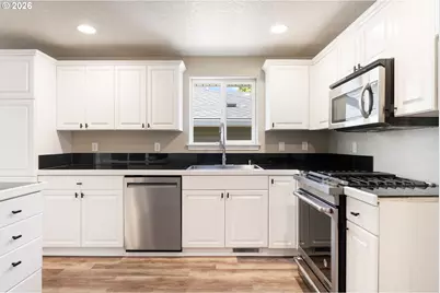 8014 NE 38th Ave, Vancouver, WA 98665 - Photo 5