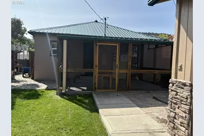 311 NW 3rd Ave, John Day, OR 97845 - Photo 13