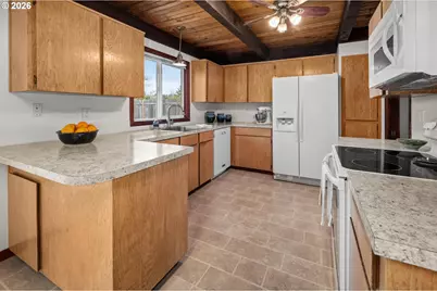 8825 SW Sorrento Rd, Beaverton, OR 97008 - Photo 11