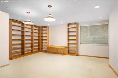 2020 SW Market Street Dr #102, Portland, OR 97201 - Photo 29