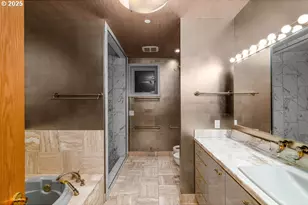 2020 SW Market St Dr, Portland, OR 97201 - Photo 27