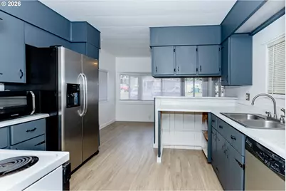 5170 Grand Ave #38, Florence, OR 97439 - Photo 11