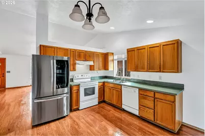 351 Elma Ct, Salem, OR 97301 - Photo 9