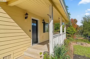 776 W Altamont St, Roseburg, OR 97471 - Photo 5