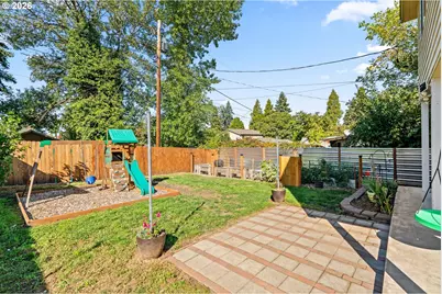 776 W Altamont St, Roseburg, OR 97471 - Photo 37