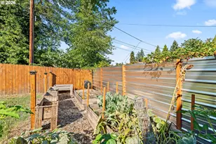 776 W Altamont St, Roseburg, OR 97471 - Photo 33