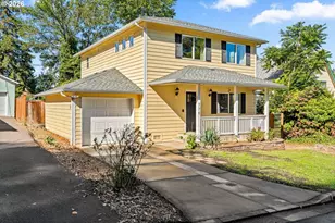 776 W Altamont St, Roseburg, OR 97471 - Photo 3