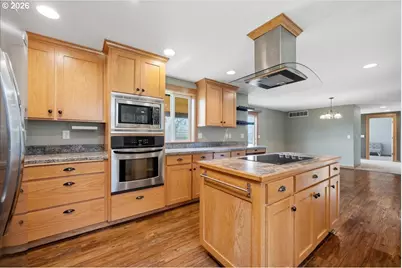 13032 Brookside Dr, Aurora, OR 97002 - Photo 15