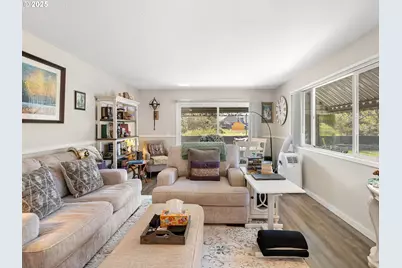 1700 NE Hogan Dr, Gresham, OR 97030 - Photo 7