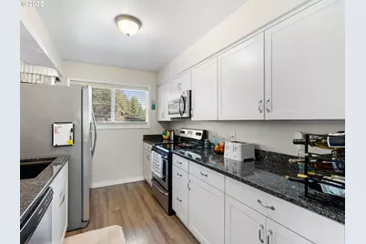 1700 NE Hogan Dr, Gresham, OR 97030 - Photo 15