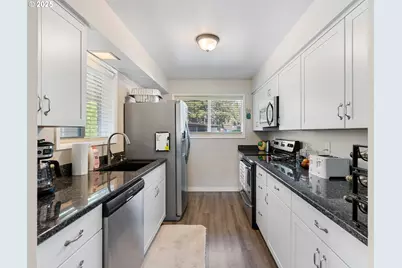 1700 NE Hogan Dr, Gresham, OR 97030 - Photo 13