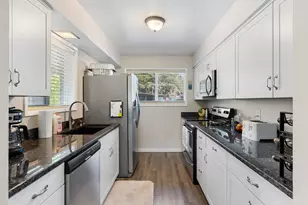 1700 NE Hogan Dr, Gresham, OR 97030 - Photo 13