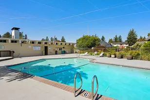 1700 NE Hogan Dr, Gresham, OR 97030 - Photo 35