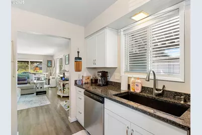 1700 NE Hogan Dr, Gresham, OR 97030 - Photo 17