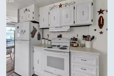 2902 E 2nd St #98, Newberg, OR 97132 - Photo 11