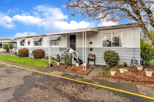 2902 E 2nd St, Newberg, OR 97132 - Photo 3