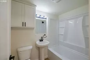 2404 10th St, Tillamook, OR 97141 - Photo 19