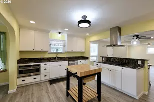 395 NE 10th St, Hermiston, OR 97838 - Photo 5