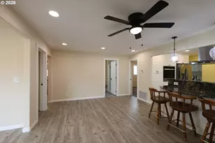 395 NE 10th St, Hermiston, OR 97838 - Photo 3