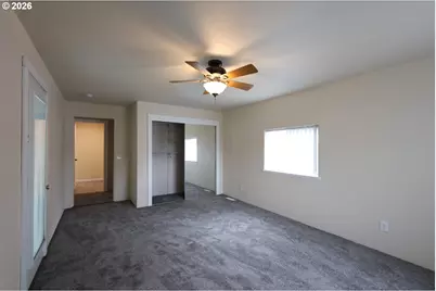 395 NE 10th St, Hermiston, OR 97838 - Photo 13