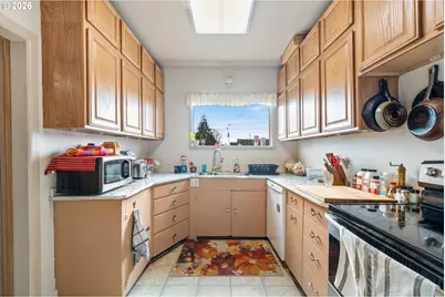 116 Cedar Ave, Tillamook, OR 97141 - Photo 13