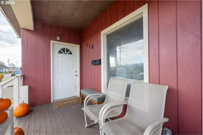 116 Cedar Ave, Tillamook, OR 97141 - Photo 3