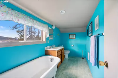 116 Cedar Ave, Tillamook, OR 97141 - Photo 25