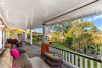 909 Center St, Oregon City, OR 97045 - Photo 35