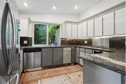 1324 NE 79th Ave, Portland, OR 97213 - Photo 9