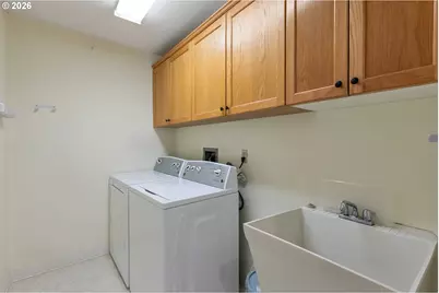 15420 NE Knott St #13, Portland, OR 97230 - Photo 11