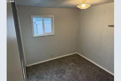 13045 SE Stark St, Portland, OR 97233 - Photo 7