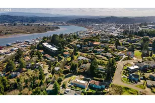 546 W Fir Ave, Coos Bay, OR 97420 - Photo 43