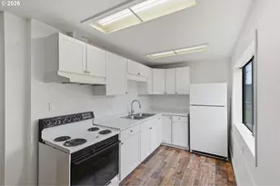 546 W Fir Ave, Coos Bay, OR 97420 - Photo 35