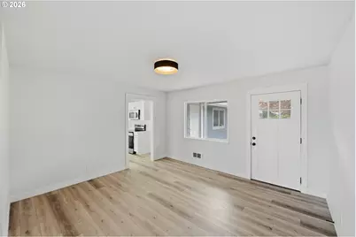 546 W Fir Ave, Coos Bay, OR 97420 - Photo 7